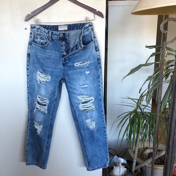 Vici Paige Distressed Boyfriend Jeans 26 - Picture 6 of 13